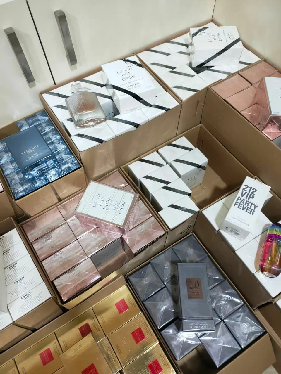 Authentic Perfume & Cologne Pallet (150 Pieces) - Image 4