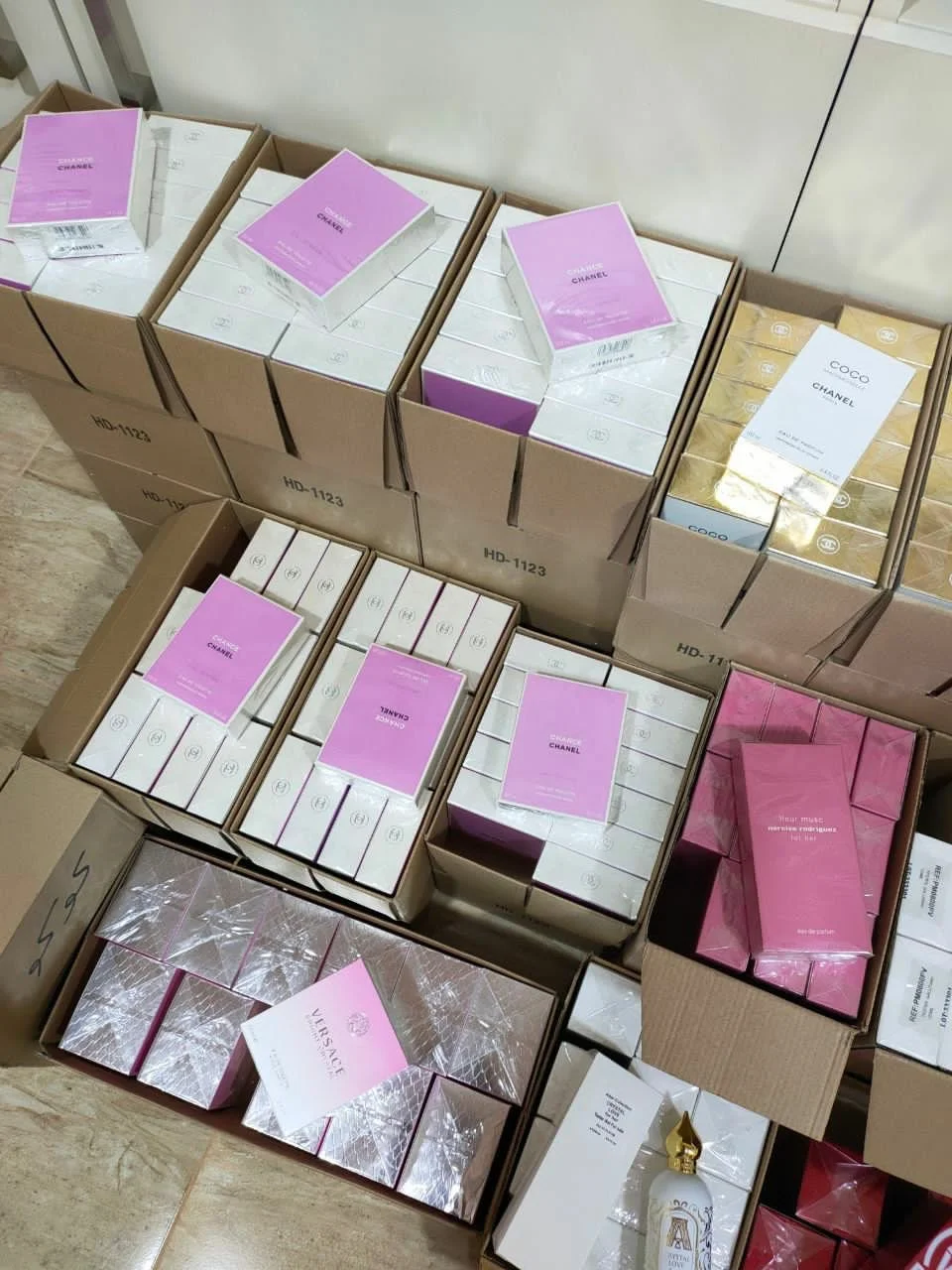 Authentic Perfume & Cologne Pallet (150 Pieces) - Image 3